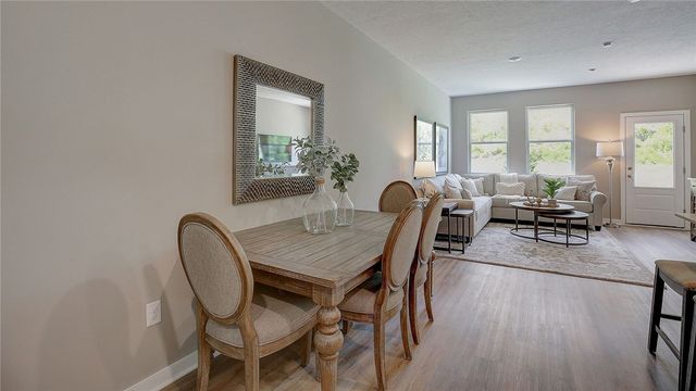 101 Delmonica Dr, Meadowlands, PA 15347