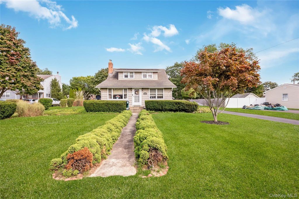 515 Gillette Avenue, Bayport, NY 11705 — exterior
