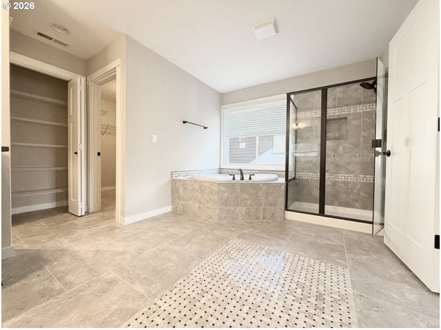 13823 Se NIGHTINGALE Ave, Happy Valley, OR 97015