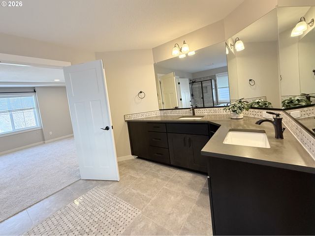 13823 Se NIGHTINGALE Ave, Happy Valley, OR 97015