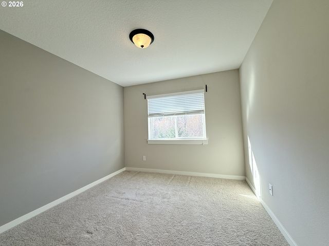 13823 Se NIGHTINGALE Ave, Happy Valley, OR 97015