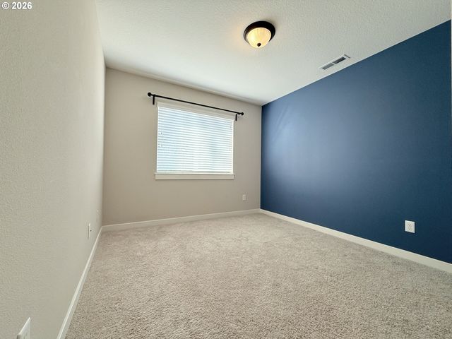 13823 Se NIGHTINGALE Ave, Happy Valley, OR 97015