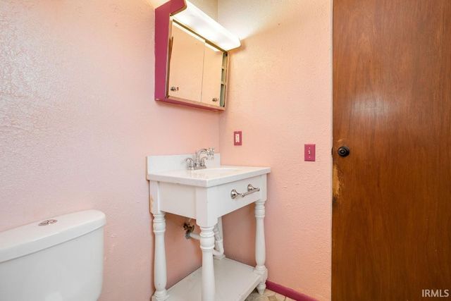 60215 Ruby Street, South Bend, IN 46614