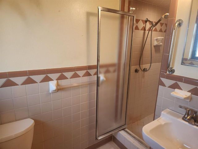 132 SW 69th St, Lawton, OK 73505