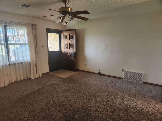 132 SW 69th St, Lawton, OK 73505