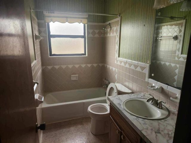 132 SW 69th St, Lawton, OK 73505