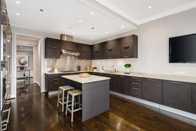 77 E WALTON Street 24A, Chicago, IL 60611