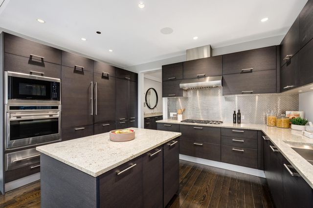 77 E WALTON Street 24A, Chicago, IL 60611