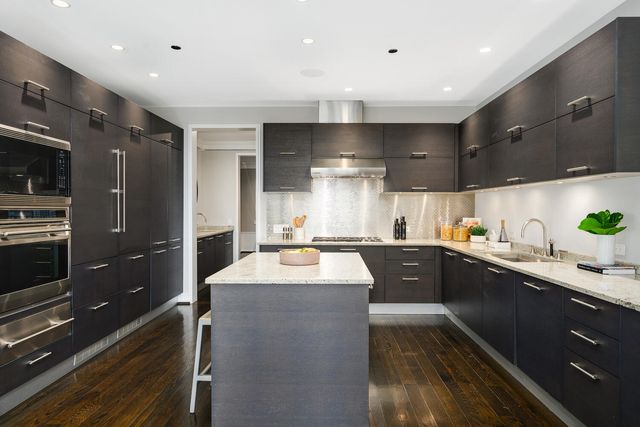 77 E WALTON Street 24A, Chicago, IL 60611