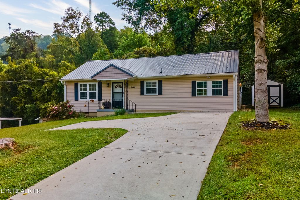 1708 Breda Drive, Knoxville, TN 37918