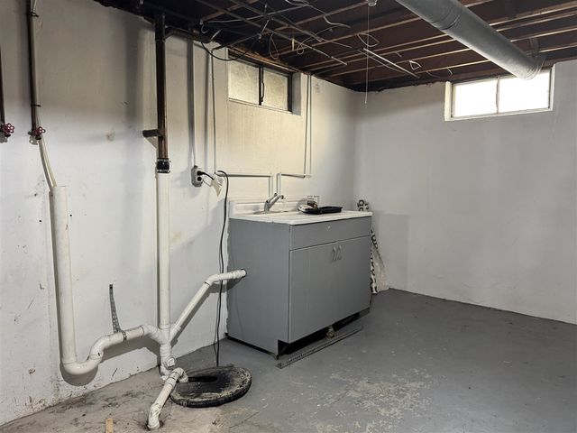 3751 Lawn Street, Grand Rapids, MI 49534