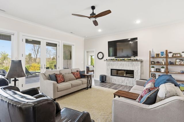 4810 CARLISLE CT, Columbia, MO 65201