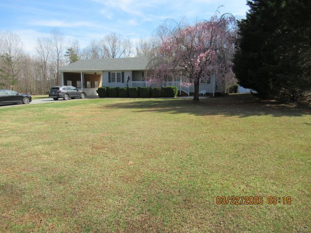 1098 St Paul Church Circle, Forest, VA 24551