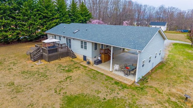 1098 St Paul Church Circle, Forest, VA 24551