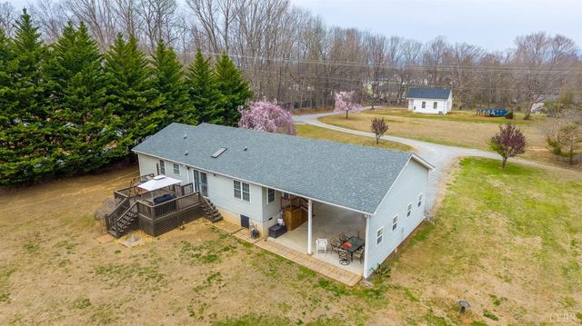 1098 St Paul Church Circle, Forest, VA 24551