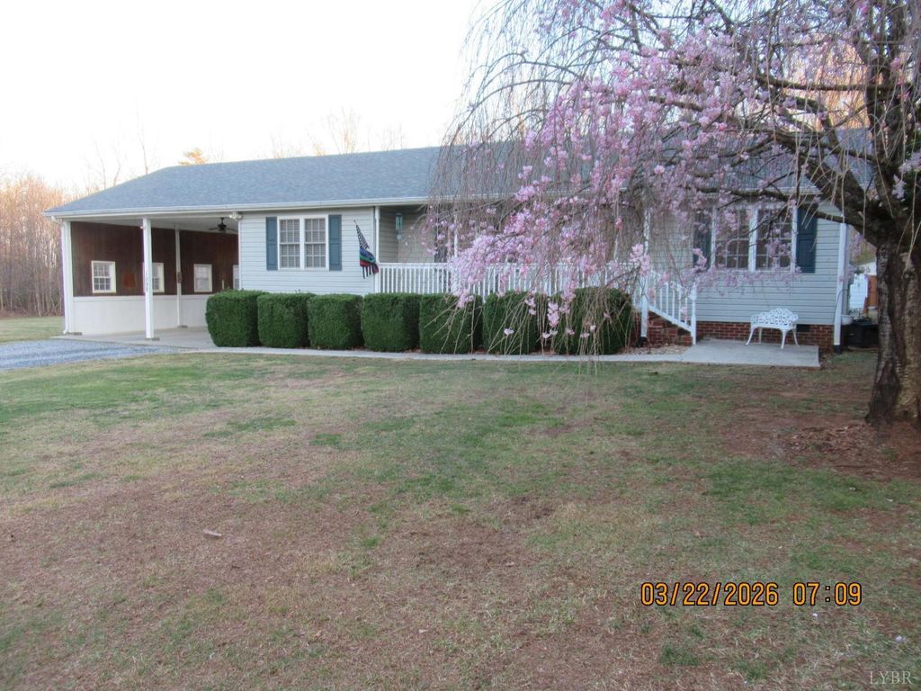 1098 St Paul Church Circle, Forest, VA 24551