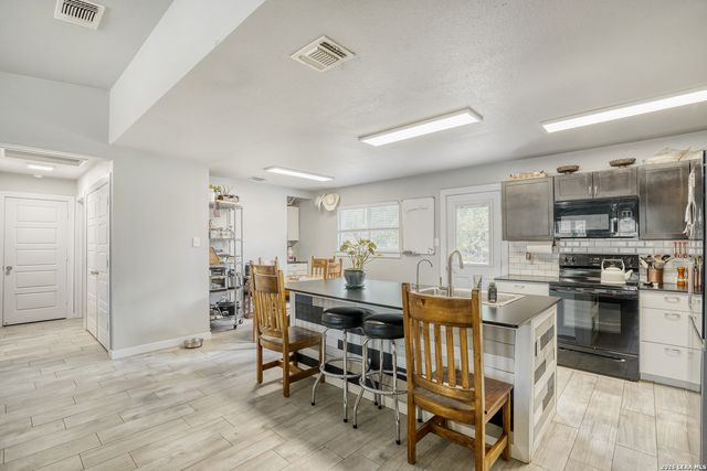 1209 Covered Wagon, Spring Branch, TX 78070