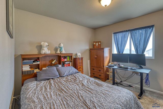 5843 DERRINGER RD, Rapid City, SD 57703