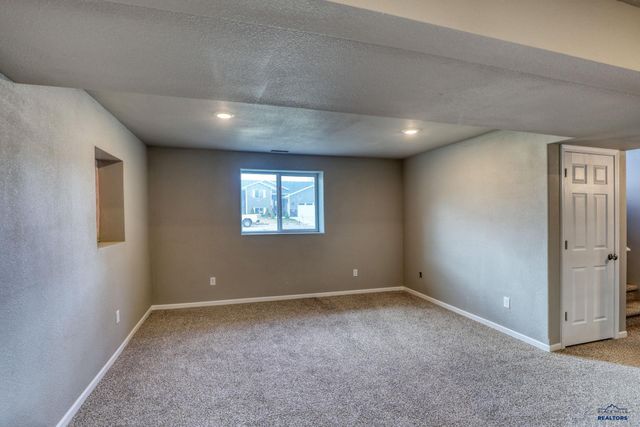 5843 DERRINGER RD, Rapid City, SD 57703