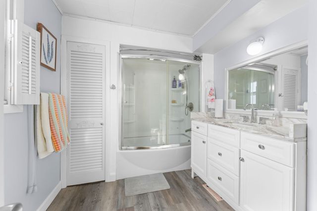84 Hampson St, Dracut, MA 01826