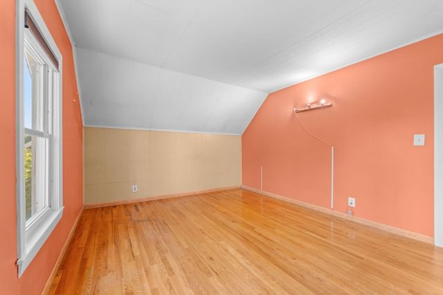 84 Hampson St, Dracut, MA 01826