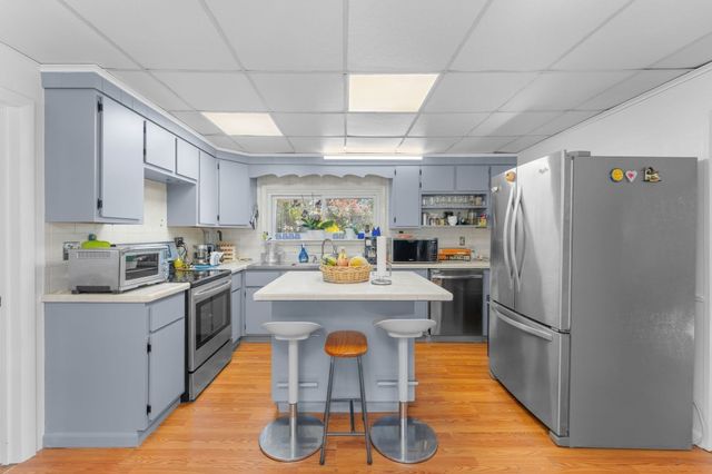84 Hampson St, Dracut, MA 01826