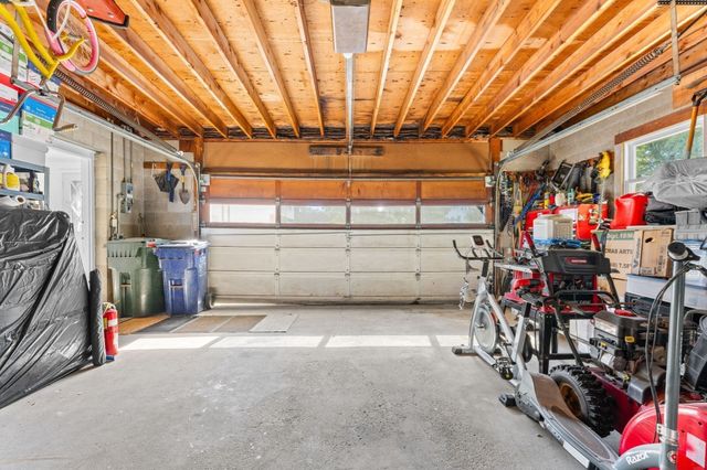 84 Hampson St, Dracut, MA 01826