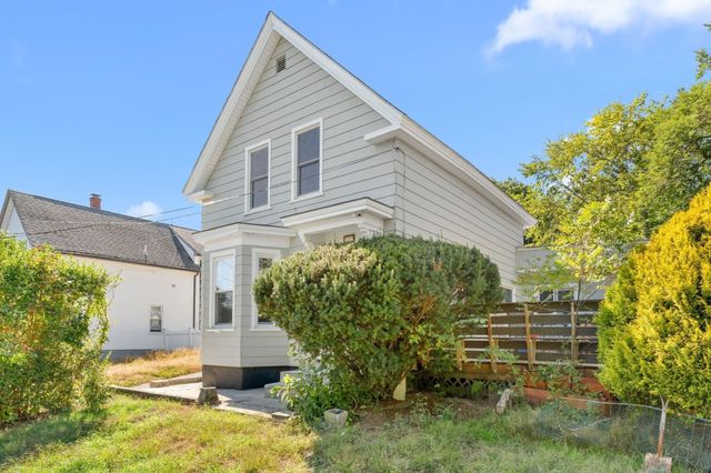 84 Hampson St, Dracut, MA 01826