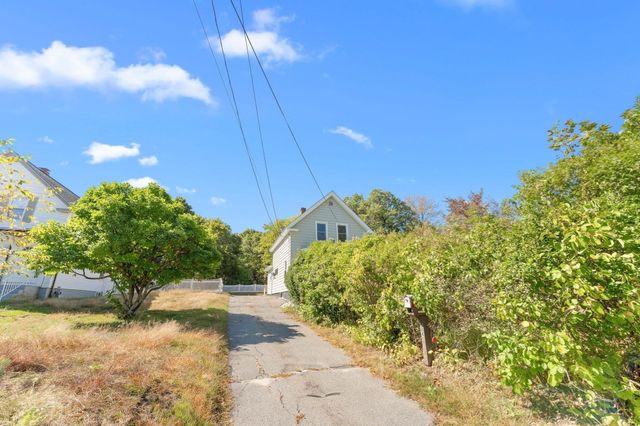 84 Hampson St, Dracut, MA 01826