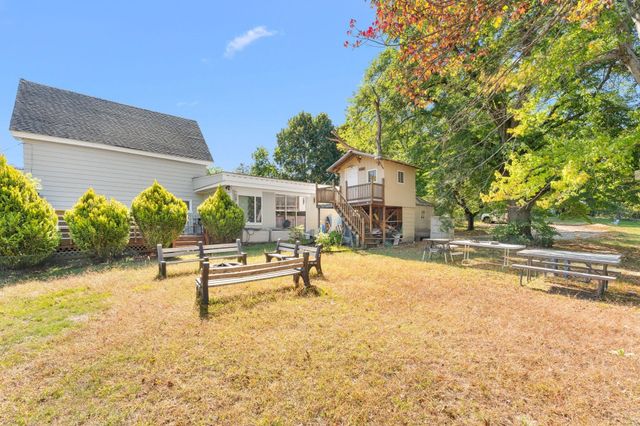 84 Hampson St, Dracut, MA 01826