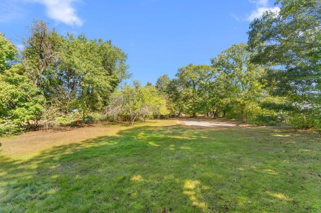 84 Hampson St, Dracut, MA 01826