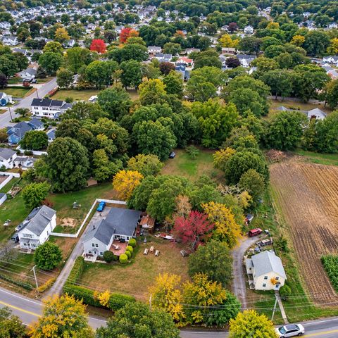 84 Hampson St, Dracut, MA 01826