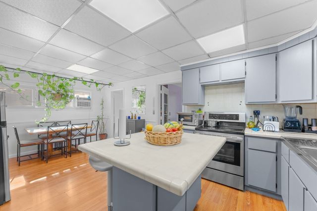 84 Hampson St, Dracut, MA 01826