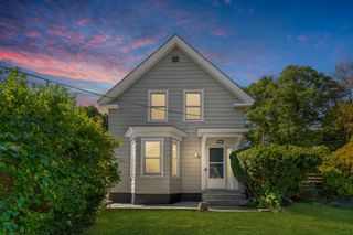 84 Hampson St, Dracut, MA 01826