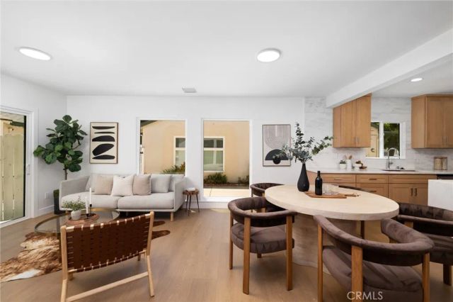 15550 Otsego Street, Encino, CA 91436