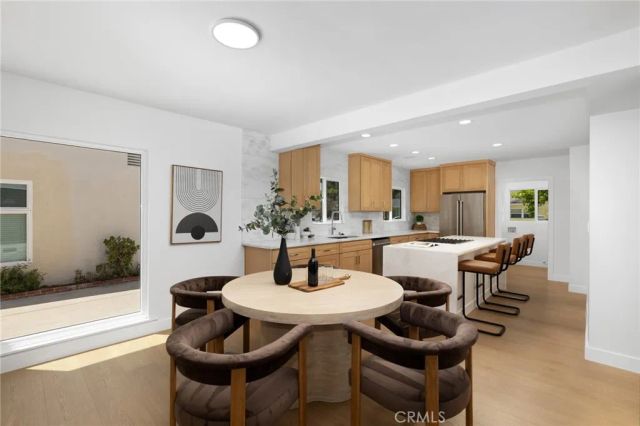 15550 Otsego Street, Encino, CA 91436