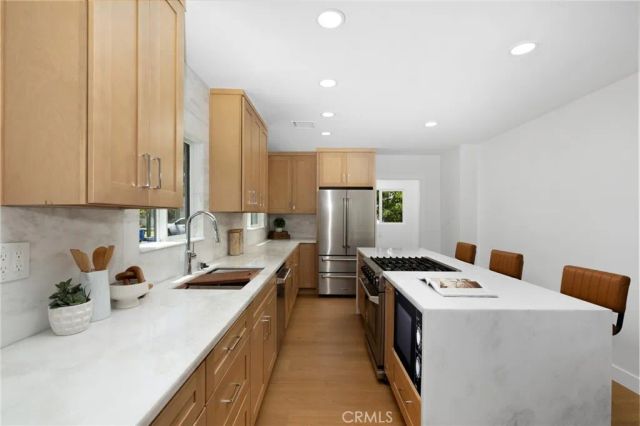 15550 Otsego Street, Encino, CA 91436