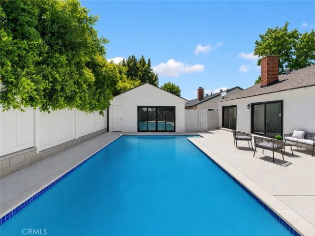 15550 Otsego Street, Encino, CA 91436