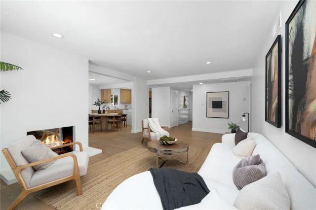 15550 Otsego Street, Encino, CA 91436