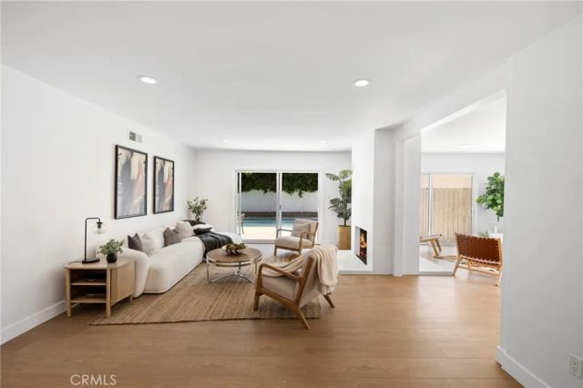 15550 Otsego Street, Encino, CA 91436