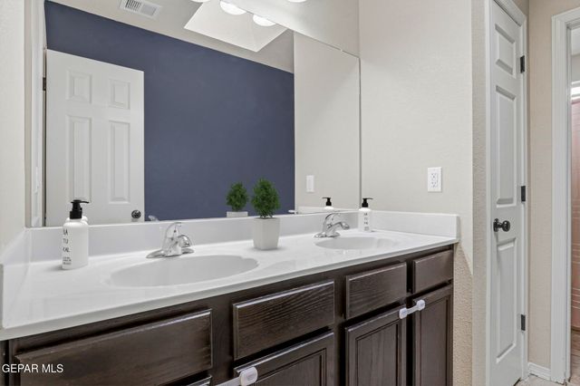 14215 SILVER POINT Avenue, El Paso, TX 79938