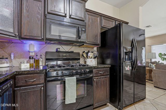 14215 SILVER POINT Avenue, El Paso, TX 79938