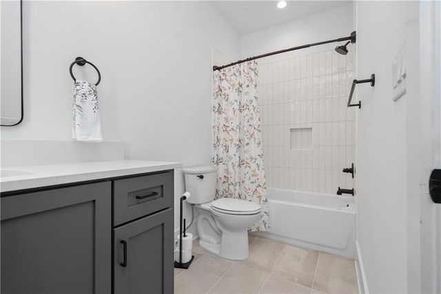220 Arbor Garden Circle, Newnan, GA 30265