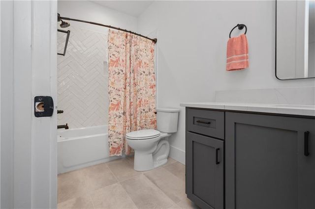 220 Arbor Garden Circle, Newnan, GA 30265