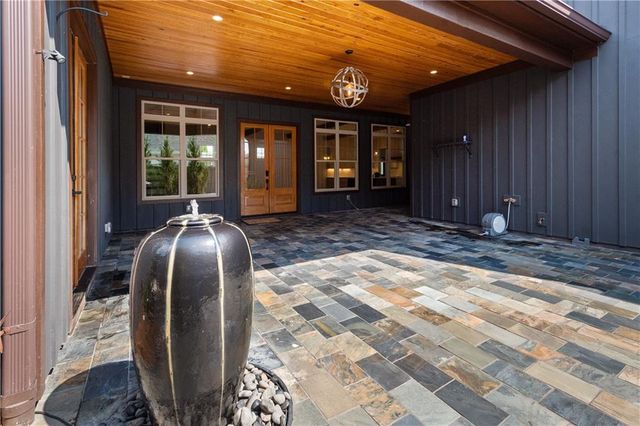 220 Arbor Garden Circle, Newnan, GA 30265