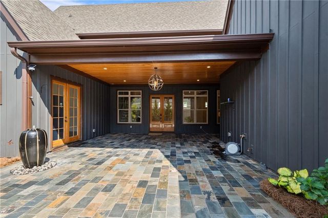 220 Arbor Garden Circle, Newnan, GA 30265