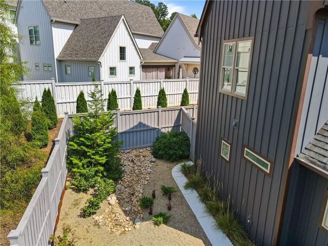 220 Arbor Garden Circle, Newnan, GA 30265