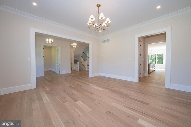 2074 FOX CREEK RD, Berwyn, PA 19312