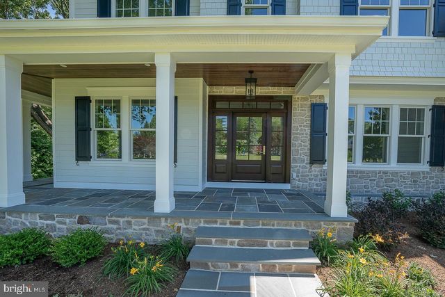 2074 FOX CREEK RD, Berwyn, PA 19312