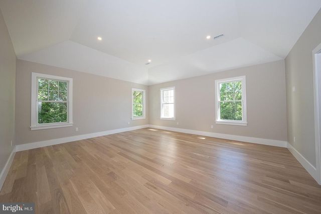 2074 FOX CREEK RD, Berwyn, PA 19312